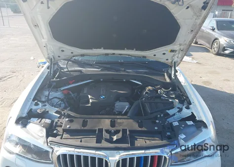 2017 BMW X3 xDrive28I z USA, uszkodzony, nr VIN 5UXWX9C32H0W74760